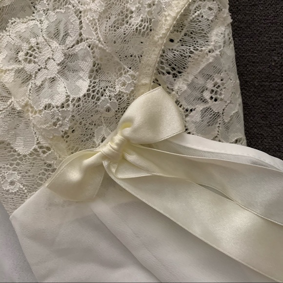 Vintage Victoria’s Secret Off-White Babydoll Negligee - Picture 2 of 7